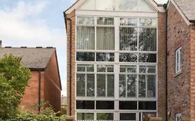 Immaculate 2-Bed Apartment In York City Centre